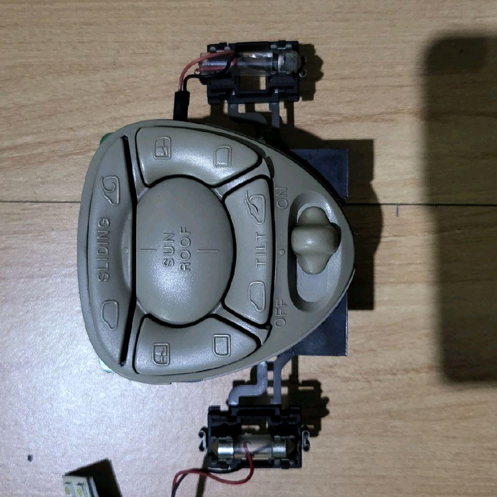 Switch Sunroof Kia Carnival 2001 Original Copotan - Panel Lampu Kabin Depan GA14
