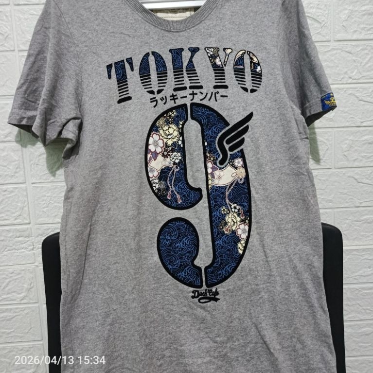 Baju kaos pria warna abu-abu Tulisan timbul bludru cmpur sablon TOKYO 9 size L dari DuckCafe Peach s