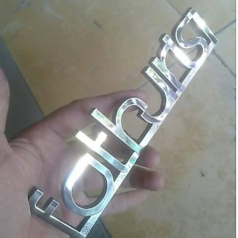 Emblem Mobil Custom Tbk