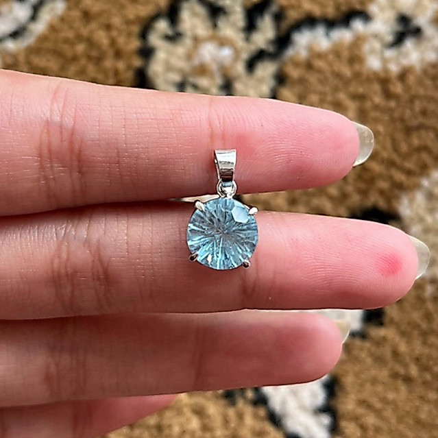 Liontin permata Natural Blue Topaz