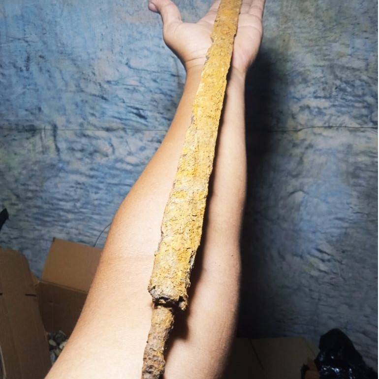 barang antik kuno tmuan sungai