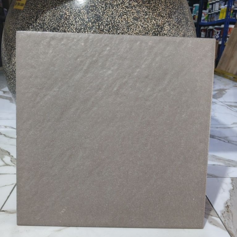 Keramik Kasar Meteora Grey 40x40