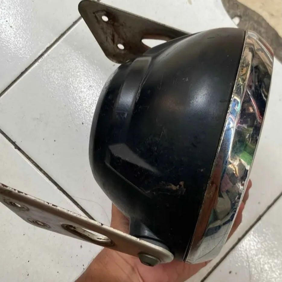 lampu bulat yamaha vixion old barang asli original masih bagus satu set