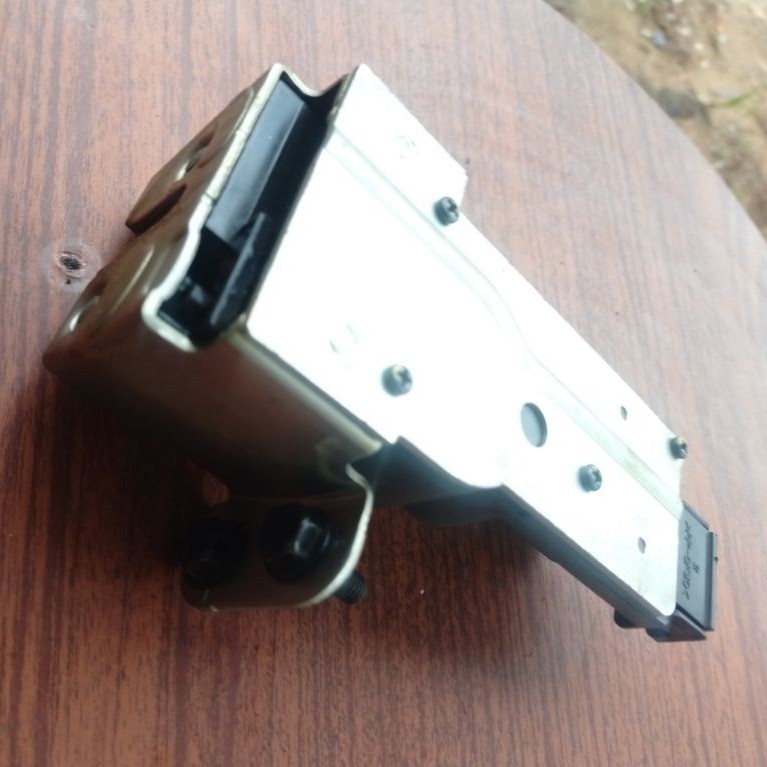 dorlock kaca blakang captiva