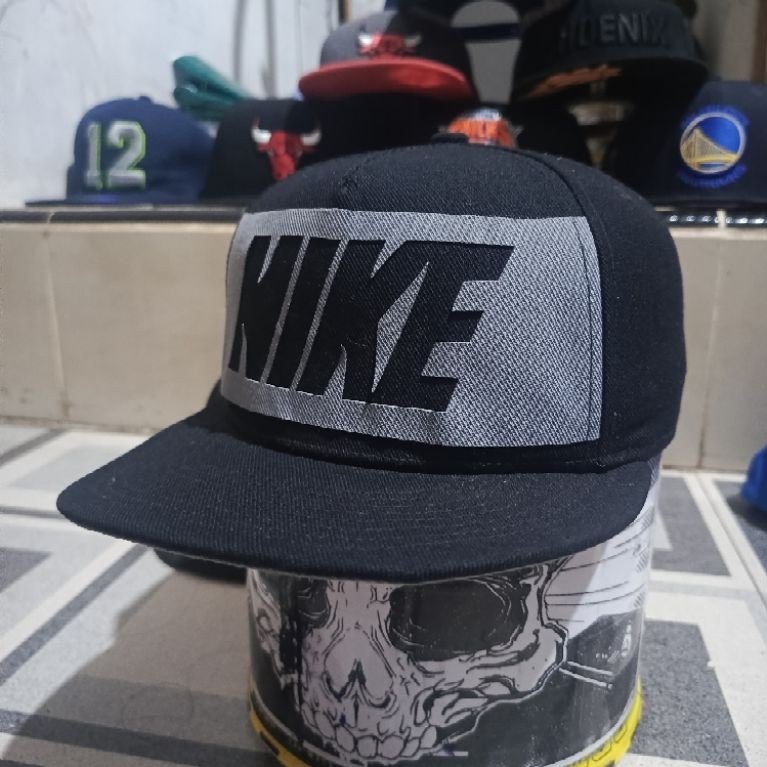 Topi Nike True Original Snapback Hat Black Grey - Topi Nike Flat Visor Hip Hop Original Pria Wanita