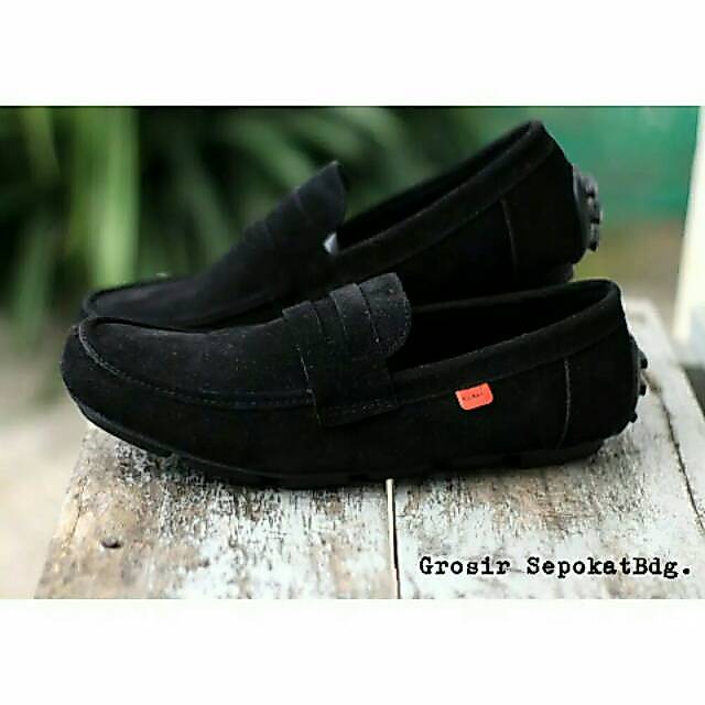 Promoo  Sepatu slip on pria kickers casual slop formal kerja kantor suede kain santai kuliah 4.5