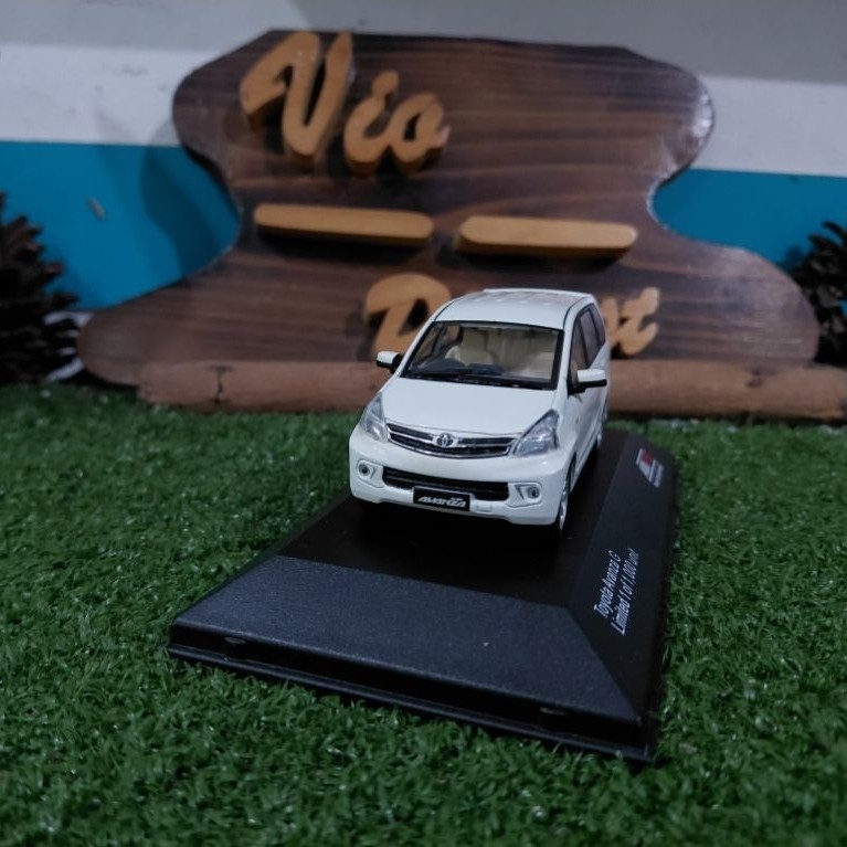 Diecast Miniatur Toyota Avanza G skala 1:43