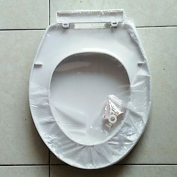 Kloset Duduk Siram Manual Keramik
