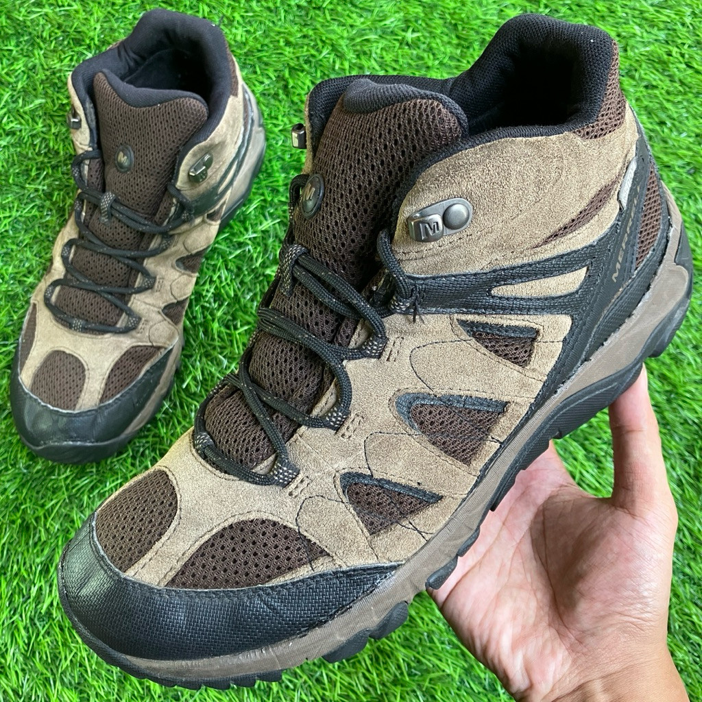 Sepatu MERRELL MOAB Mid Leather Outdoors shoes size 44 Preloved