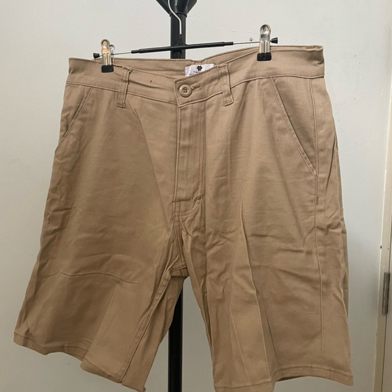 Celana pendek chino pria preloved