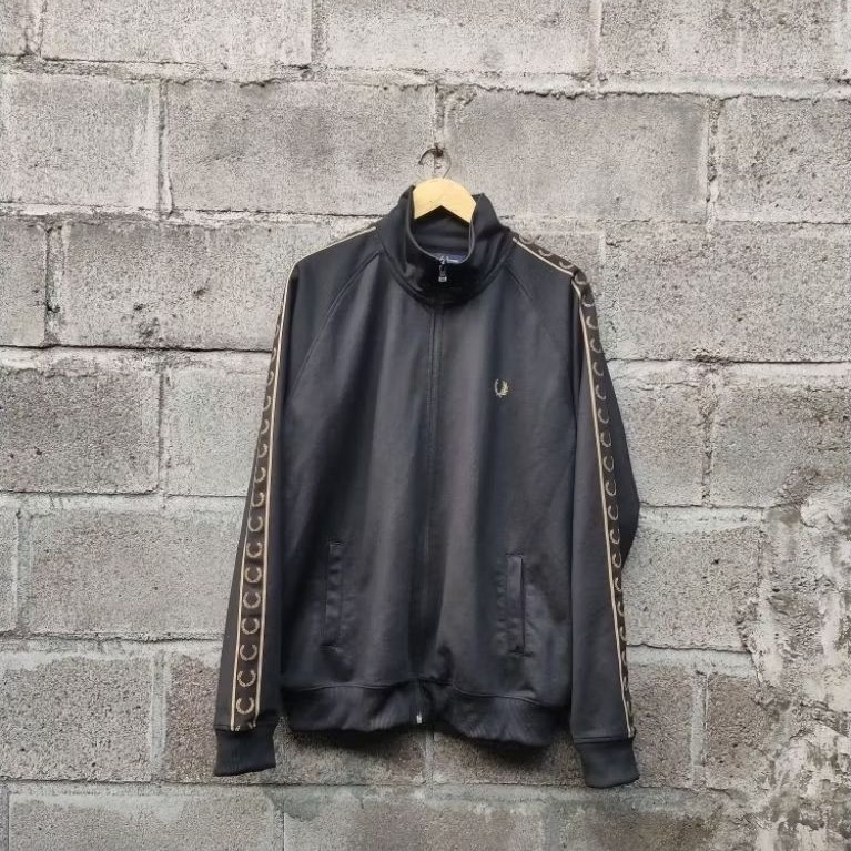 TC FRED PERRY TAPED GOLD