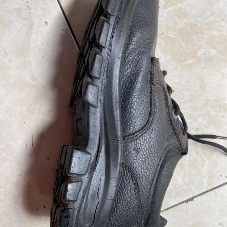 Sepatu Safety Krisbow Second