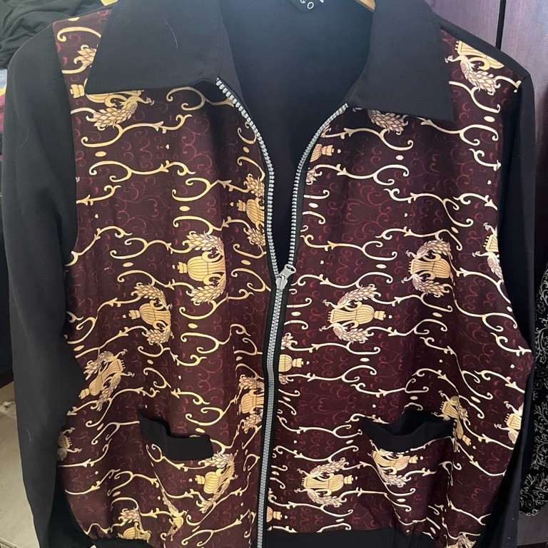 Jaket Bomber Batik Wanita