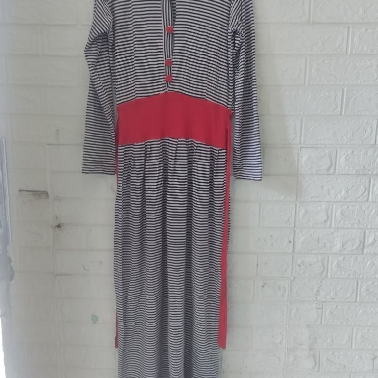 Gamis Harian Preloved Garis Garis Hitam Putih Kombinasi Merah