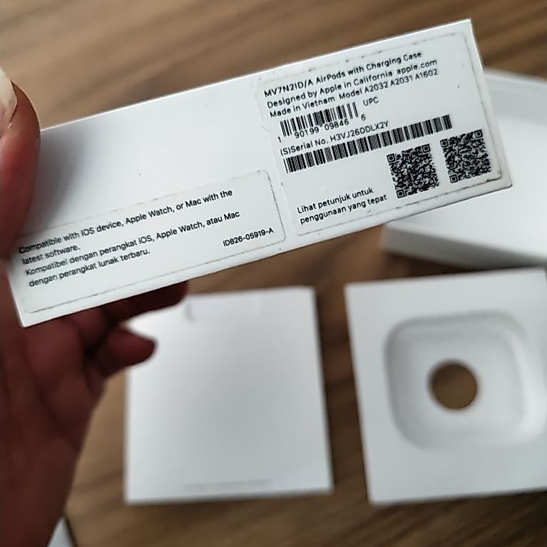 box airpods original