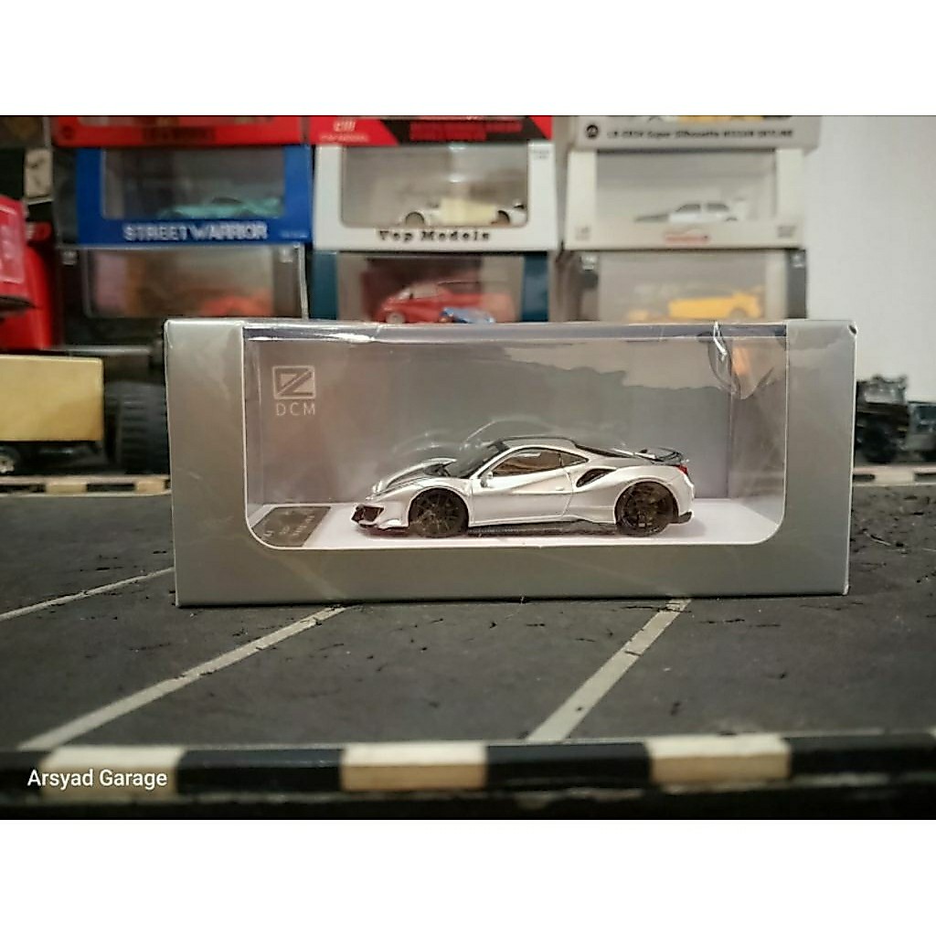 Diecast DCM Ferrari Novitec 488 Pista Silver Segel