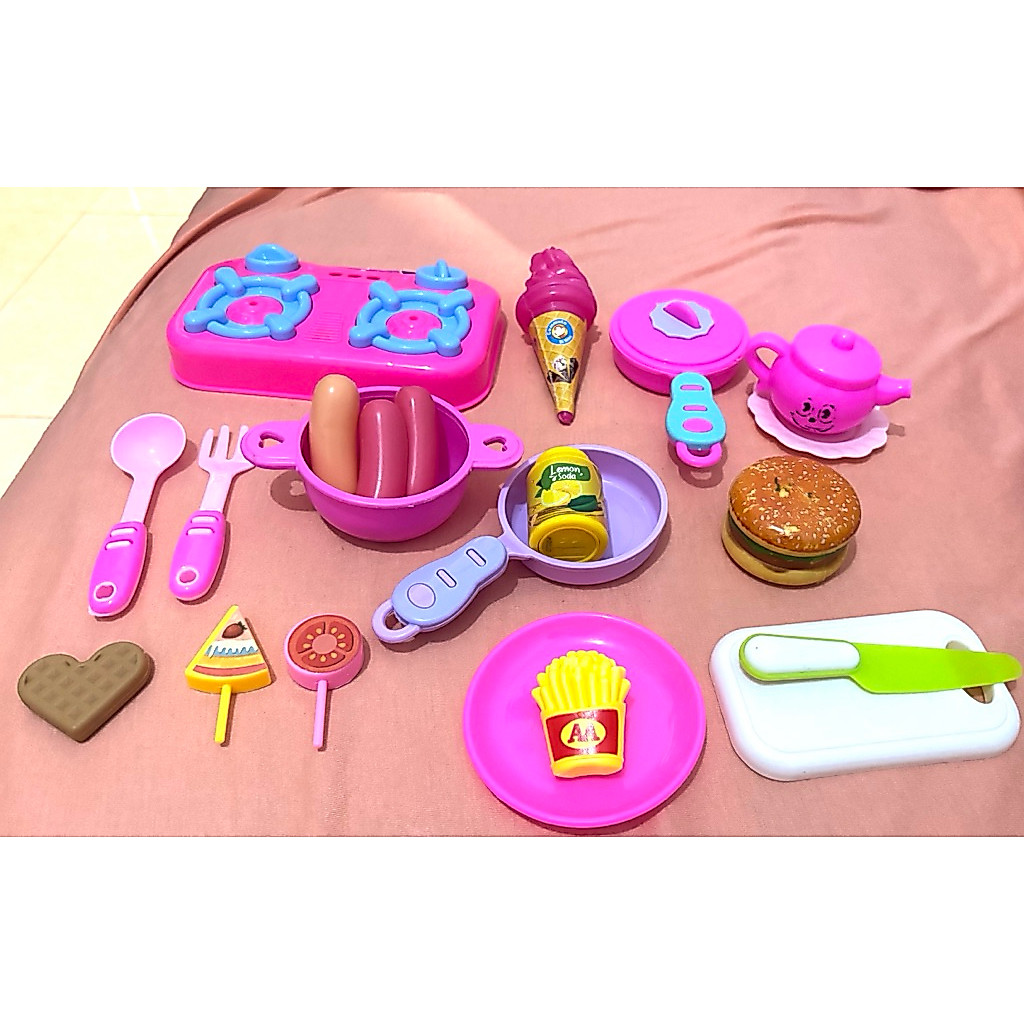 Preloved - 1 set mainan masak-masakan anak perempuan