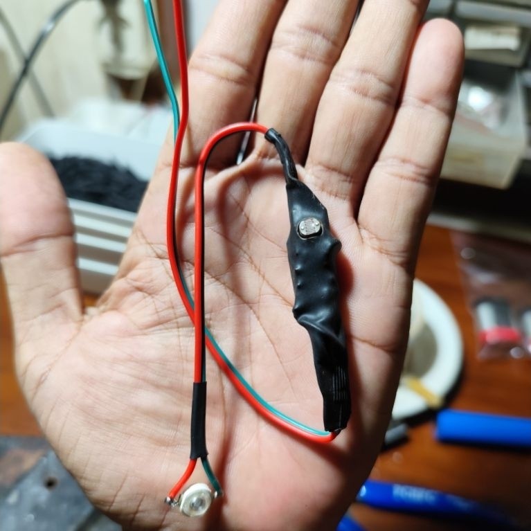 sensor cahaya lampu layang layang (hanya sensor jaminan berfungsi dg baik)
