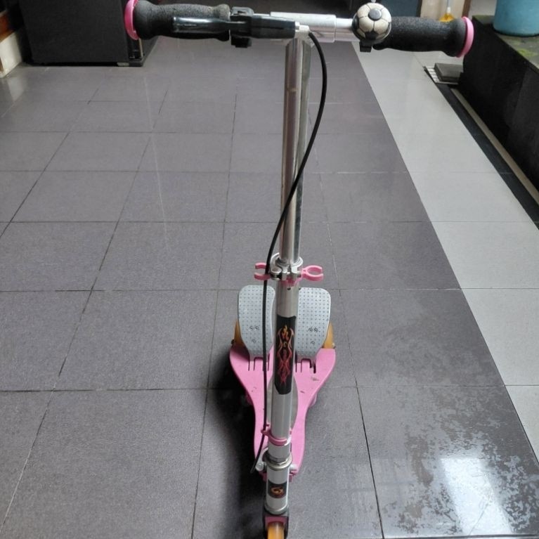 Skuter Genjot / Otoped Preloved Pink Easy - Rider