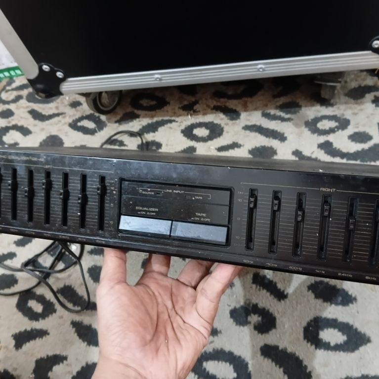 Equalizer Kenwood GE 48 masih ori ada minusnya