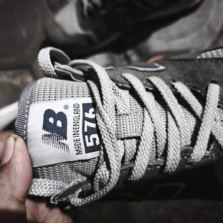 SEPATU NB 576 SECOND