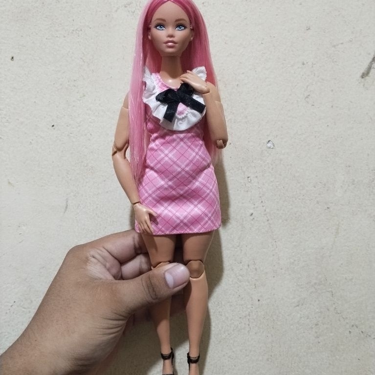 Barbie Made To Move doll
