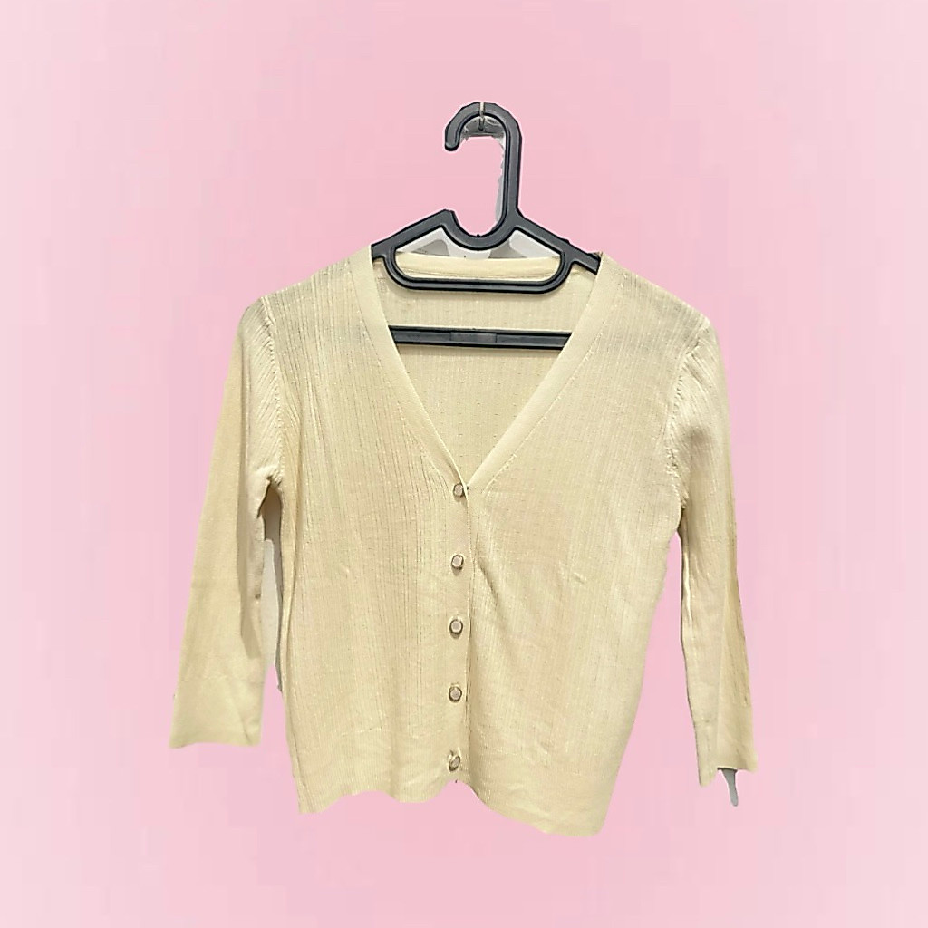 Preloved cardi ivory