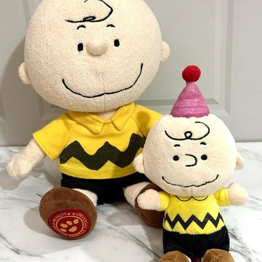 Boneka Plushie Charlie Brown Cap Universal Studios Japan (USJ) & Ganci Charlie Brown with Party Hat 