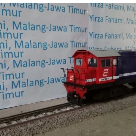 Miniatur Lokomotif Kereta Api Indonesia BB 305 Jenbacher livery perumka dummy (tanpa mesin)