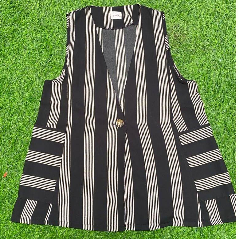 Preloved Vest Gaudi