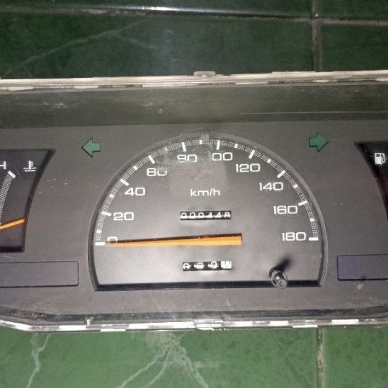 SPEEDOMETER ISUZU PANTHER 2.3