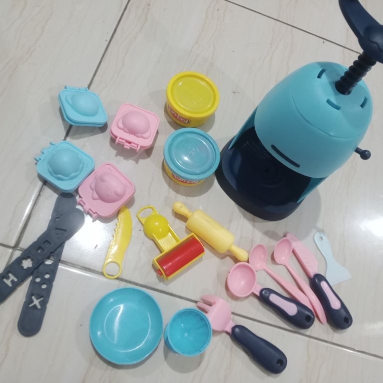 mainan cetakan malam/playdoh preloved