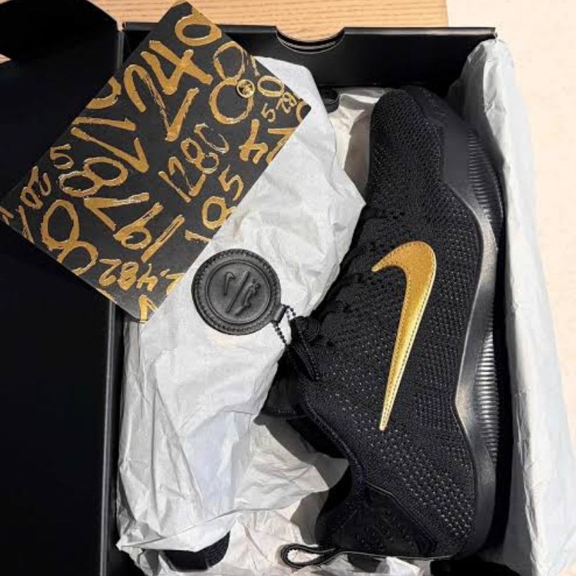 nike Kobe 11 elite fade to black 2026