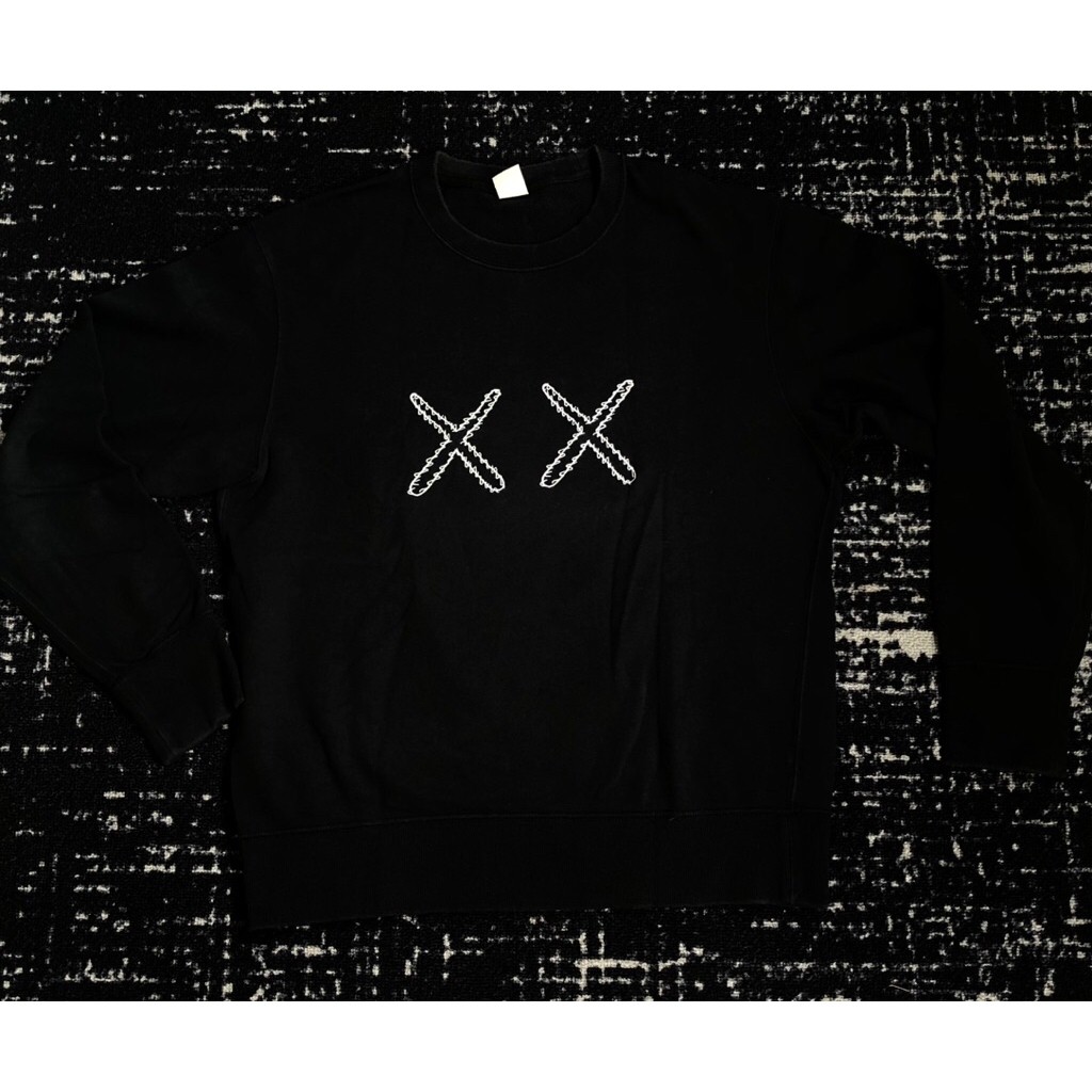 [SECOND] Uniqlo x Kaws Crewneck