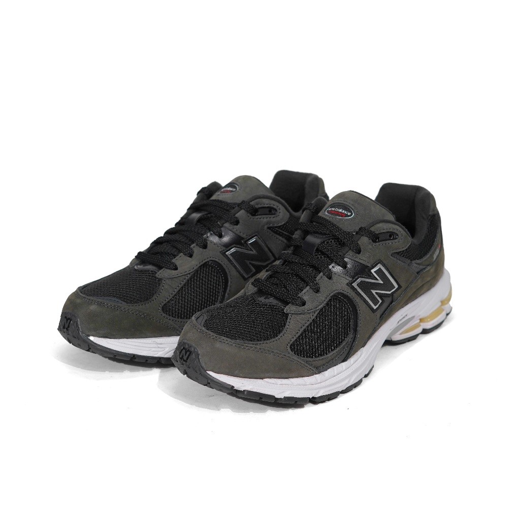 Sneakers Pria NB 2002R Black Grey Original