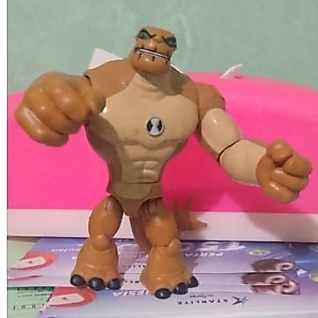 Humungousaur Ben 10 Playmates