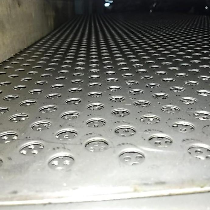 plat lubang/perforated 304 tebal 1mm lubang 3mm 120 x1220mm