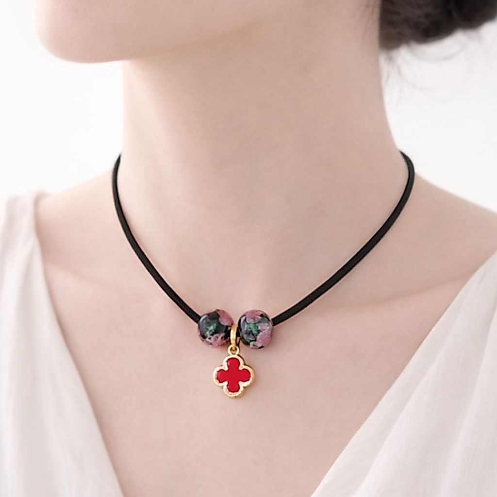 Kalung Tali Fashion Liontin Emas - Toko Emas Gadjah