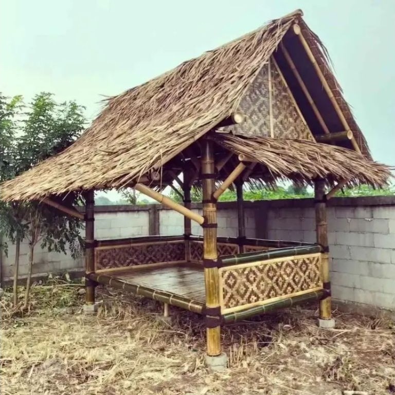 saung bambu gazebo siap huni ukuran 3x3m