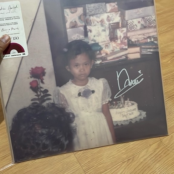 VINYL/LP/PIRINGAN HITAM NADIN AMIZAH - SELAMAT ULANG TAHUN