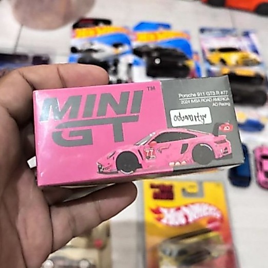 Mini GT Porsche 911 GT3 R #77 1052