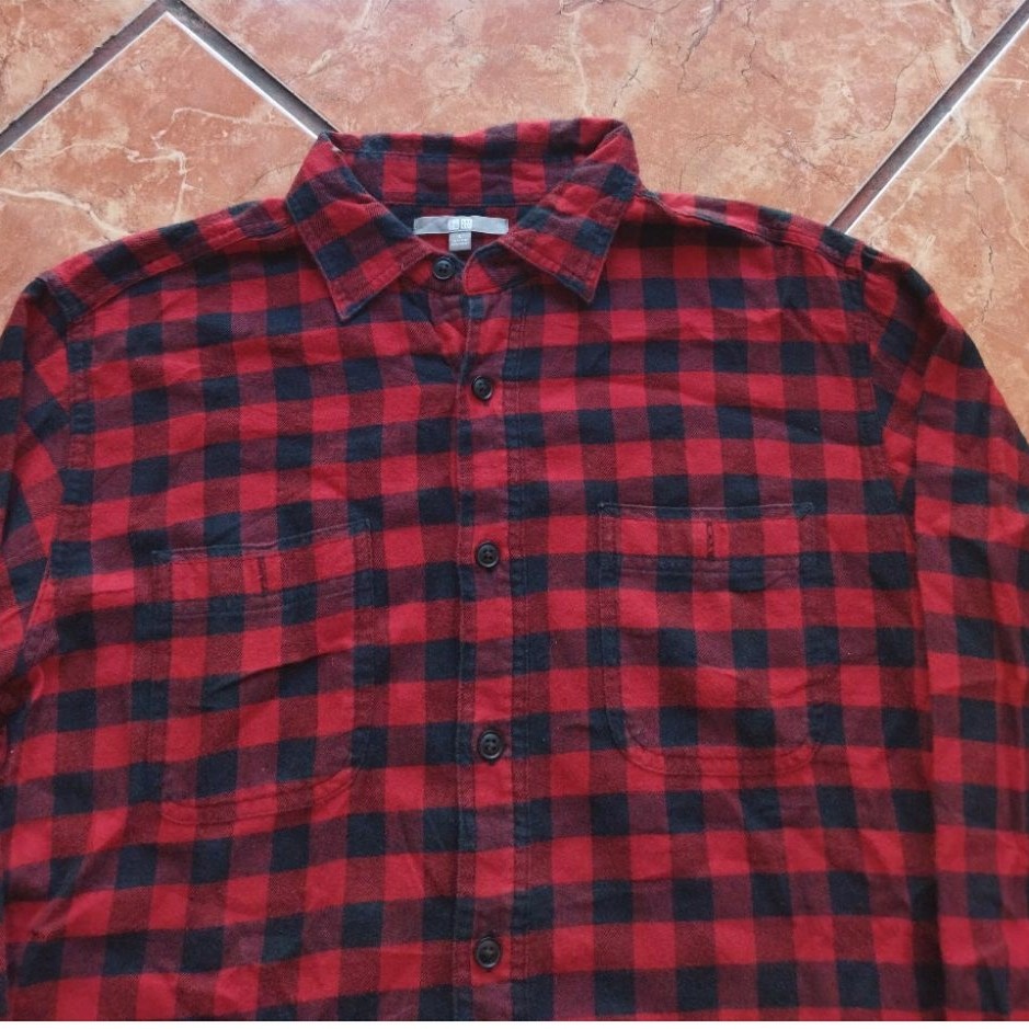 Flanel Uniqlo Merah Size L
