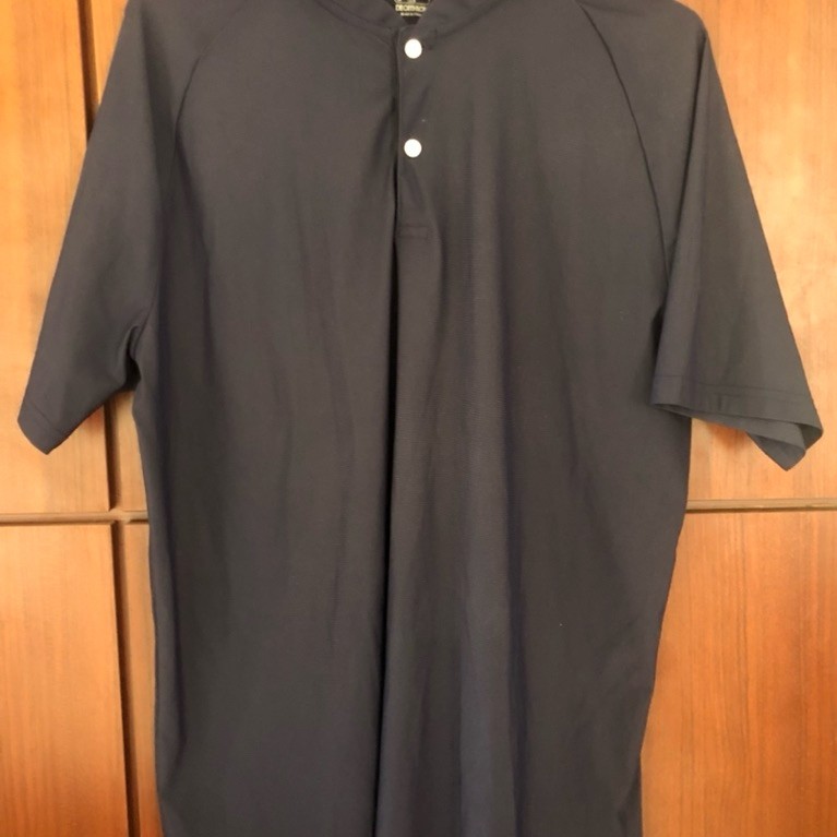 Kemeja/Kaos Kerah Henley Uniqlo