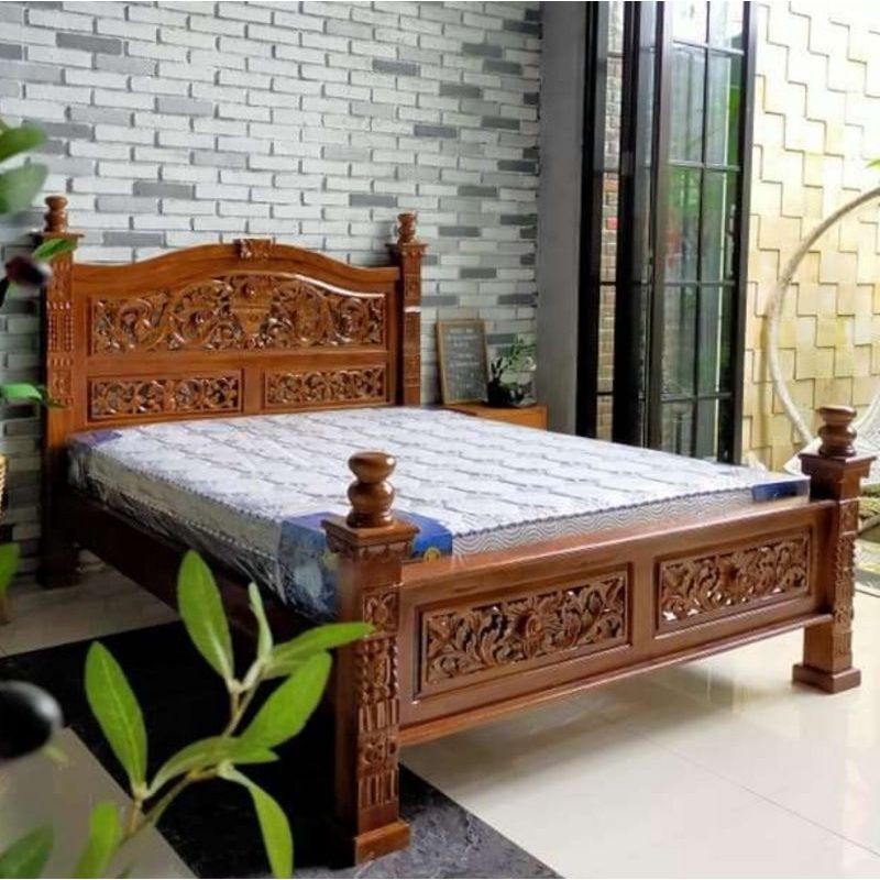 dipan kayu jati Ukir / difan rahwana / tempat tidur / Ranjang Kasur minimalis Tanpa kasur