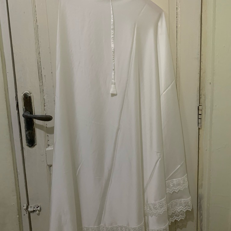 Mukena Renda Silk Putih Broken White - Preloved
