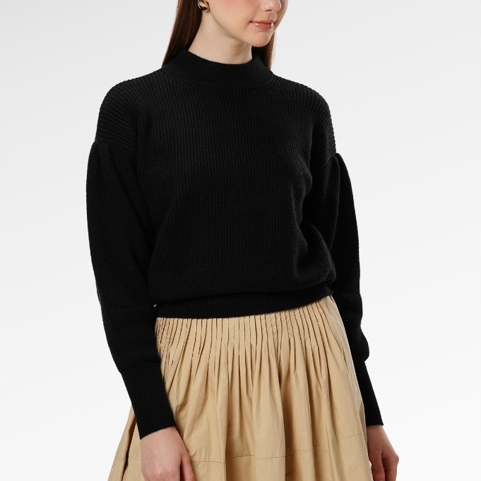 Benang Jarum - Sweat Shirt With Puff Sleeve - Black
