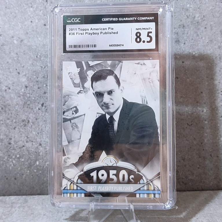 Kartu CGC 8.5 - Topps American Pie 2011 #36 First Playboy Published – Hugh Hefner / Marilyn Monroe E