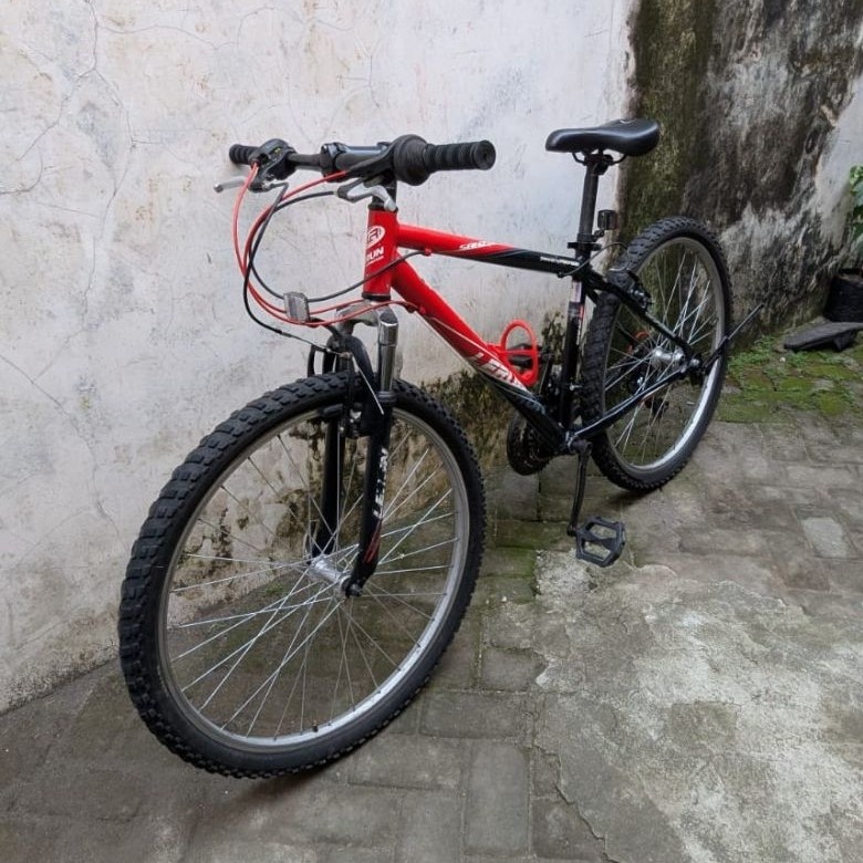 Sepeda gunung POLYGON LERUN ALLOY 26 MTB