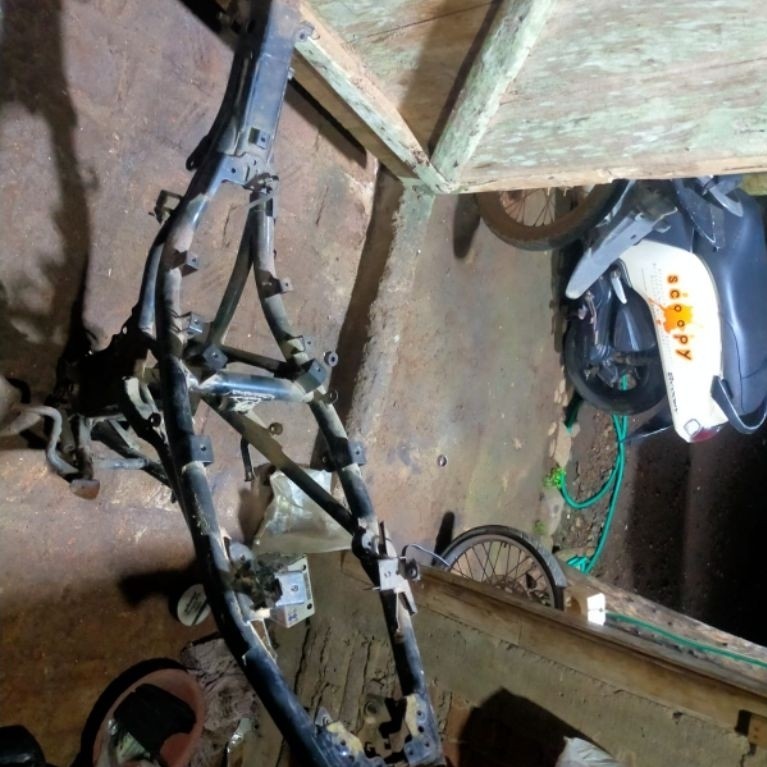 Rangka mx king 150 v1