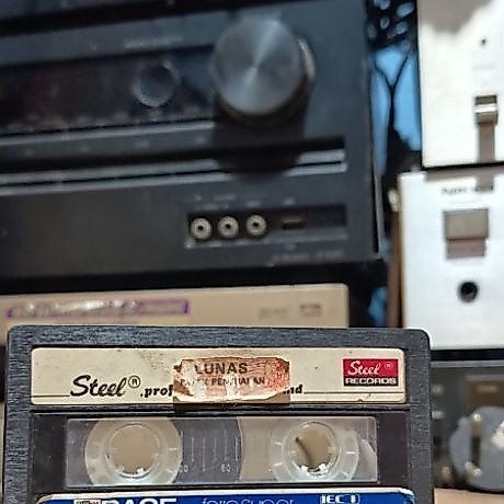 kaset pita electric music